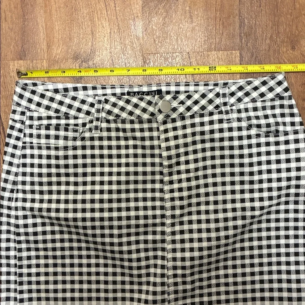 Baccini Black & White Gingham Mini Skirt Size 10. Pre-owned, great condition